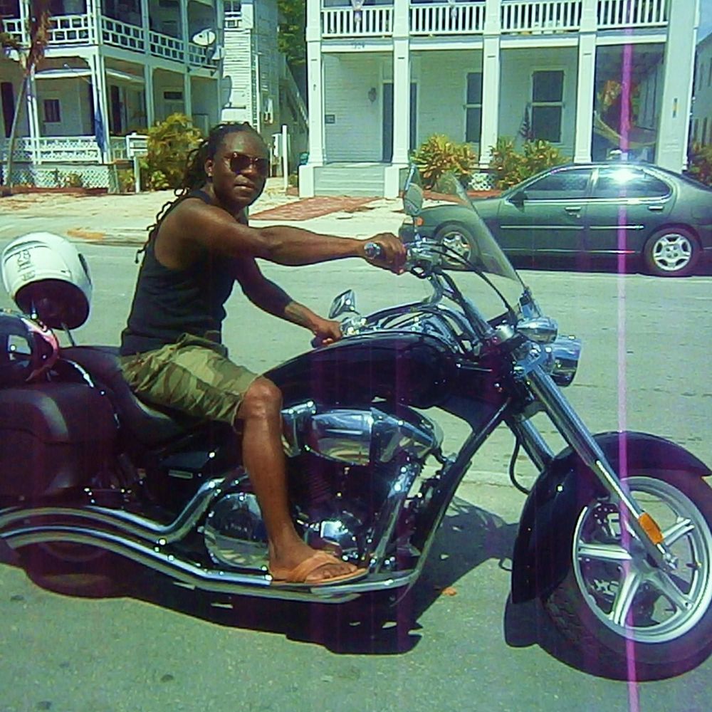 Meet your Posher, Yves